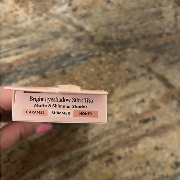 bdb Billion Dollar Beauty Eyeshadow Stick Duo- Caramel & Honey Brand New Only 2 - Picture 9 of 11